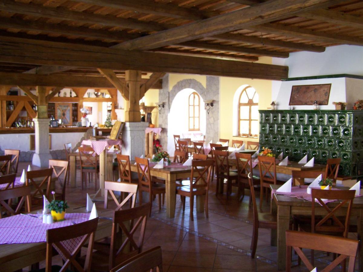 Hotel U Spejcharu Novy Kostel 外观 照片